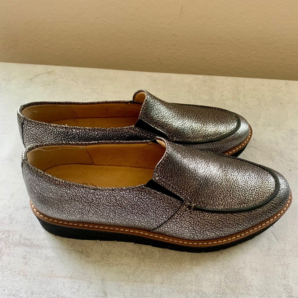 Naturalizer Aibileen Women's Lug Sole Loafer Metallic Pewter Leather 8M